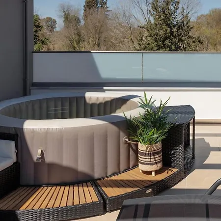 Mm Luxury Studios&villas Appartement Kompítsion